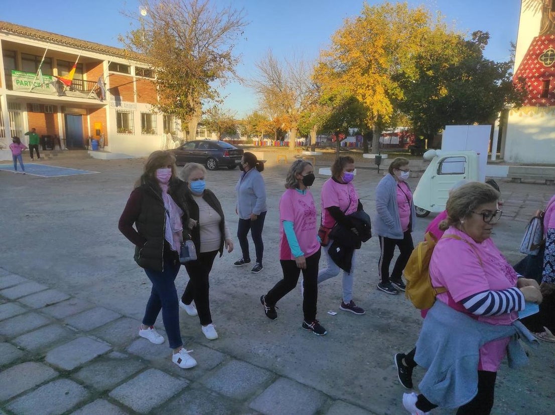 Fotos: Fotogalería Marcha Rosa en Barquilla de Pinares y Santa María de las Lomas