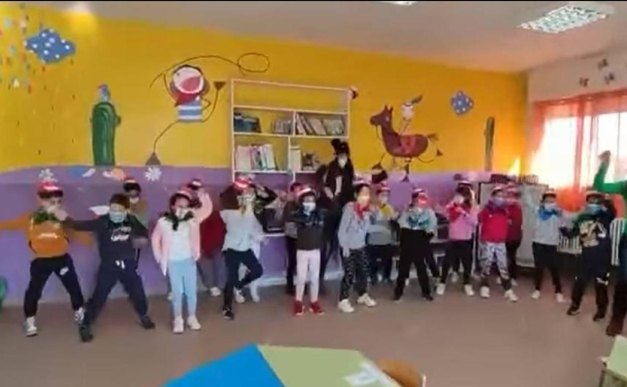 Los escolares del CEIP Gonzalo Encabo, celebran el «Día escolar de la Paz y No-violencia»