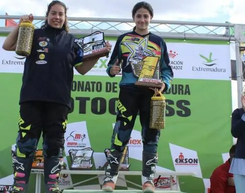 Los riders talayuelanos destacan en la segunda prueba del regional de Motocross