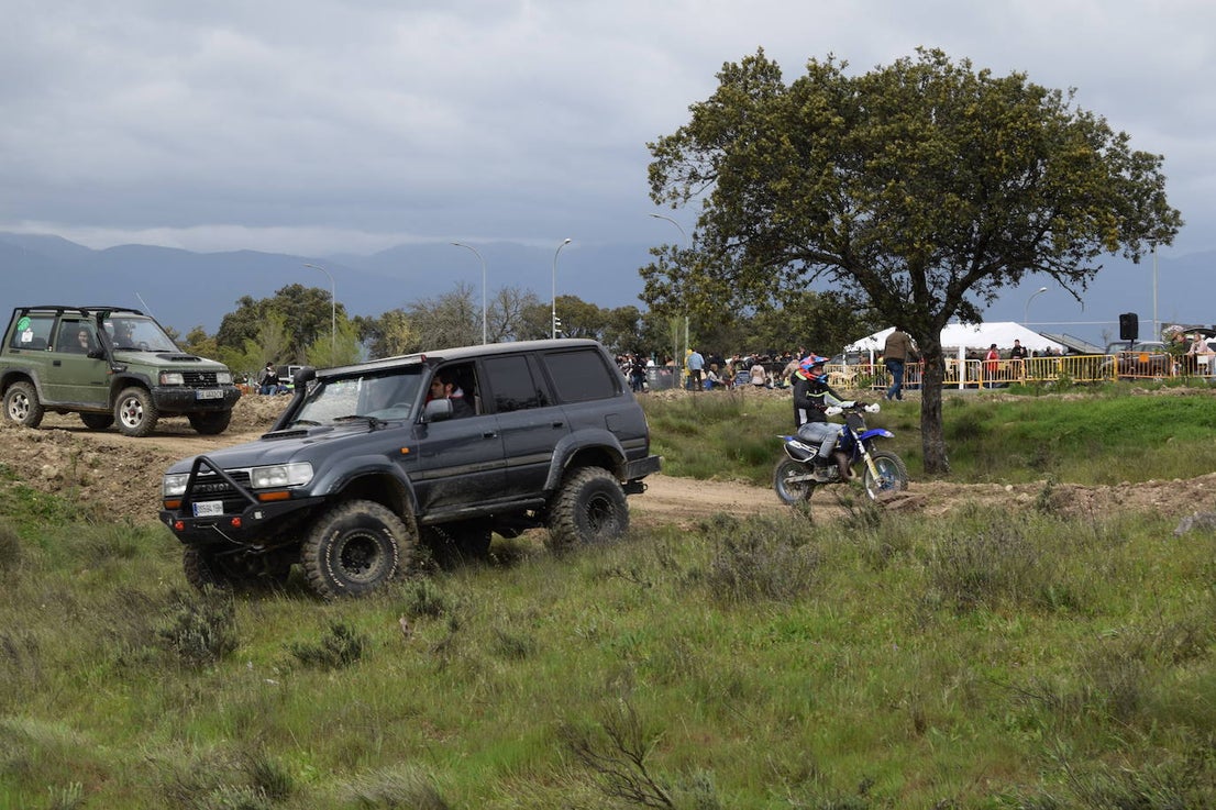 Fotos: Segunda edición de la concentración de motos, quads y 4x4 en Talayuela