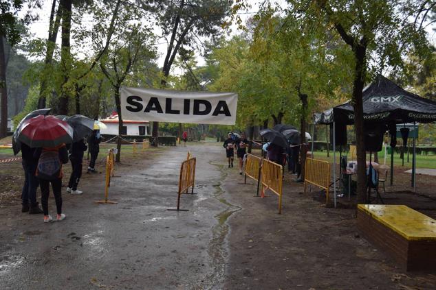 Fotos: Aned organiza la primera edición de la carrera popular 'Pinar de Talayuela'