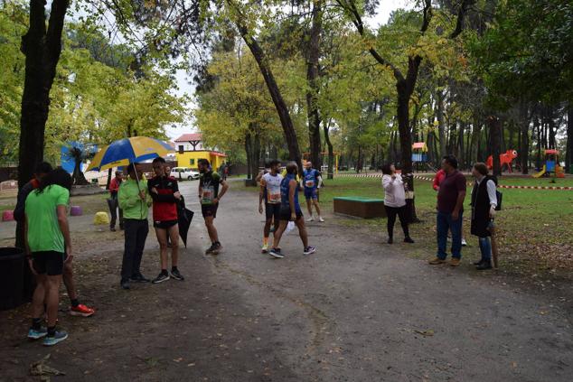 Fotos: Aned organiza la primera edición de la carrera popular 'Pinar de Talayuela'