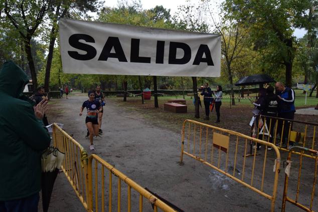 Fotos: Aned organiza la primera edición de la carrera popular &#039;Pinar de Talayuela&#039;