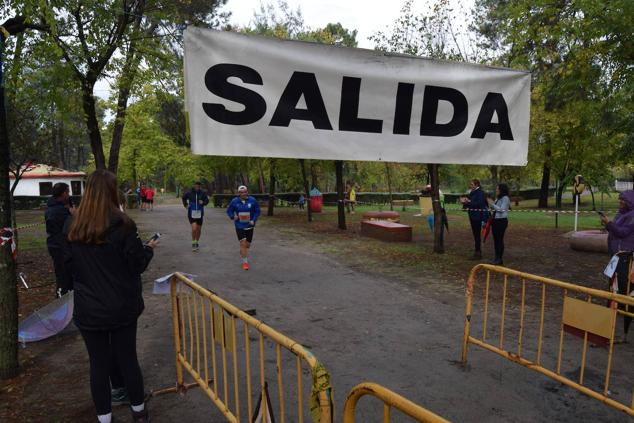 Fotos: Aned organiza la primera edición de la carrera popular 'Pinar de Talayuela'