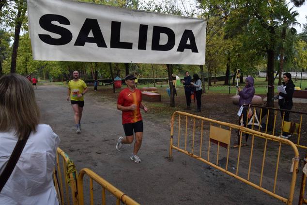 Fotos: Aned organiza la primera edición de la carrera popular 'Pinar de Talayuela'