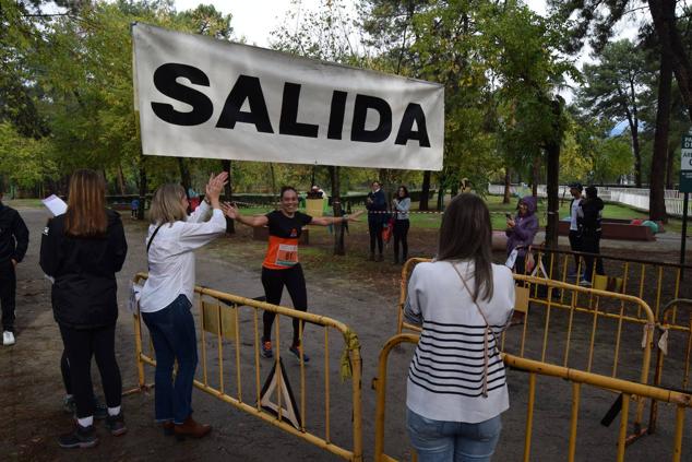 Fotos: Aned organiza la primera edición de la carrera popular 'Pinar de Talayuela'