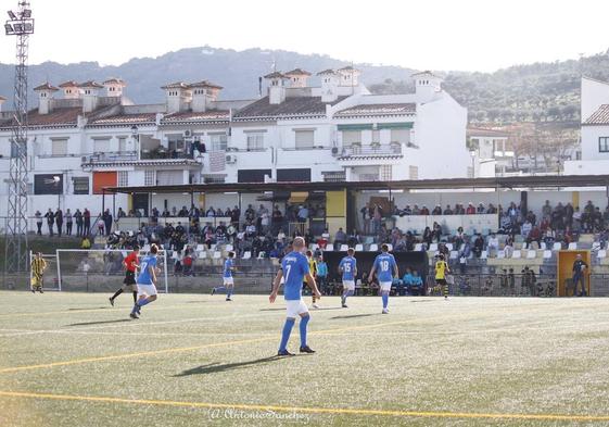 Los azulones suman un punto y se mantienen en la pelea