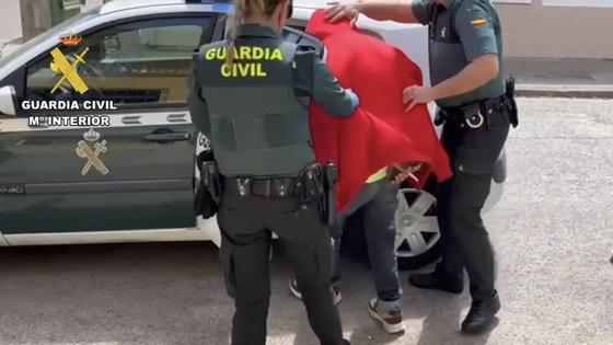 La Guardia Civil desmantela un punto de venta de drogas en Rosalejo y detiene a sus responsables