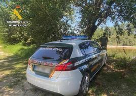 Guardia Civil en una imagen de archivo en un río de la Comarca de la Vera.