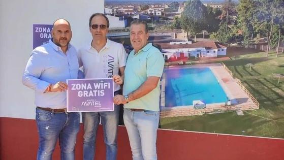 La piscina de Talayuela cuenta con Wifi gratuito