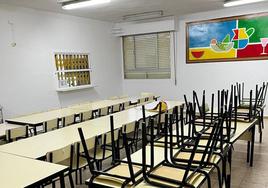 Una de las aulas del colegio, lista para el inicio de las clases.