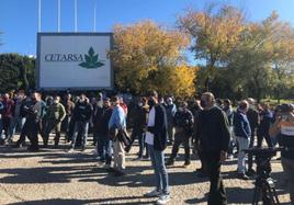 Concentración durante la pandemia en la fábrica de Talayuela