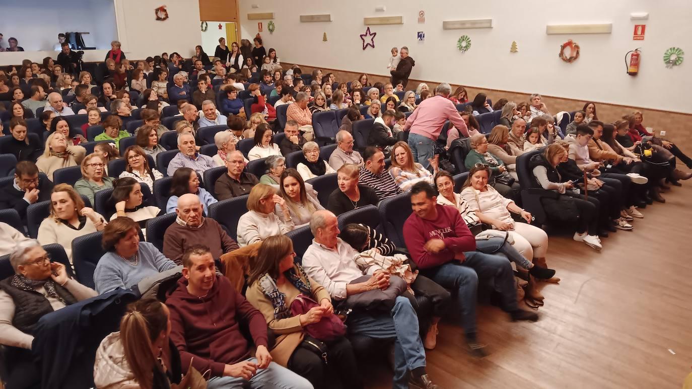 Éxito de la Gala Solidaria de Navidad de Talayuela