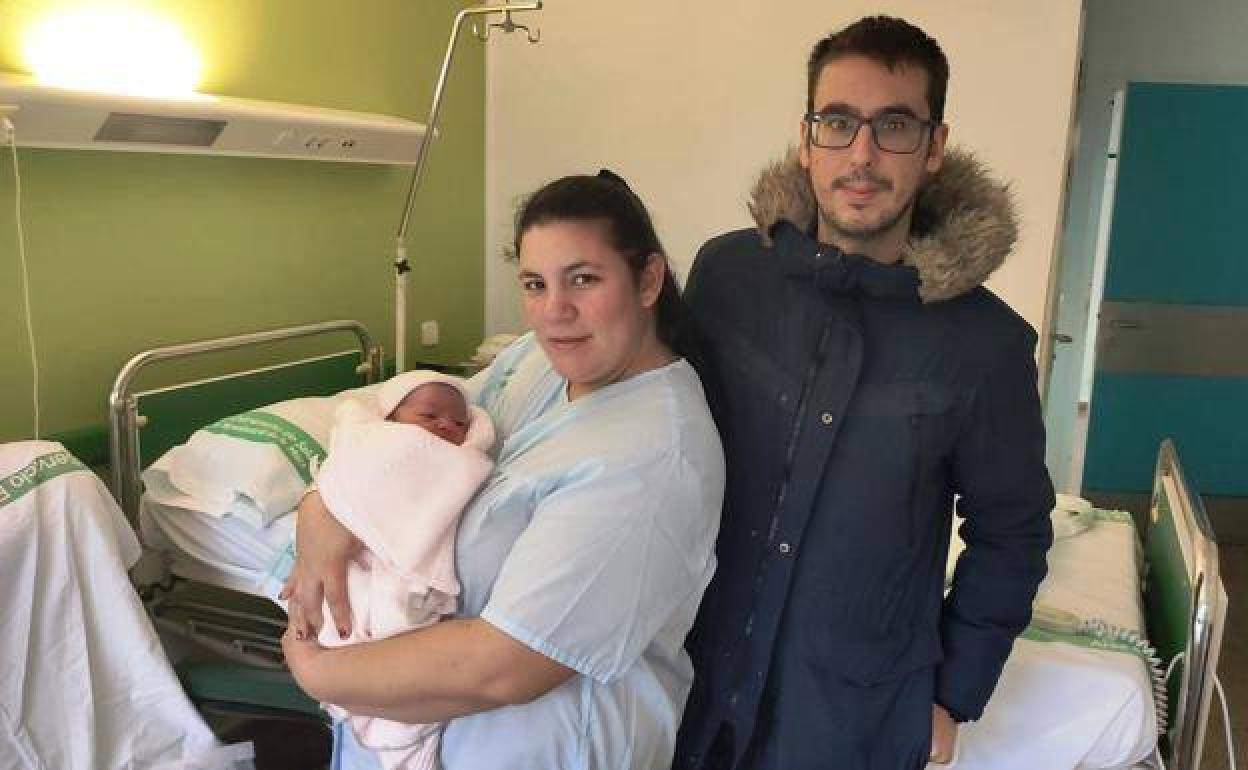 Nerea y David, primeros padres del 2023 en el hospital Campo Arañuelo 
