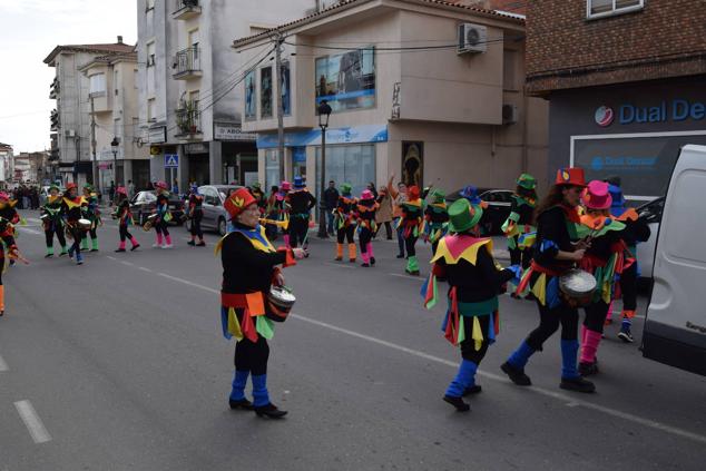 Fotos: Desfile de carrozas y comparsas Talayuela 2023