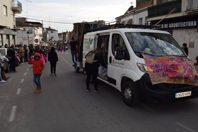 Fotos: Desfile de carrozas y comparsas Talayuela 2023