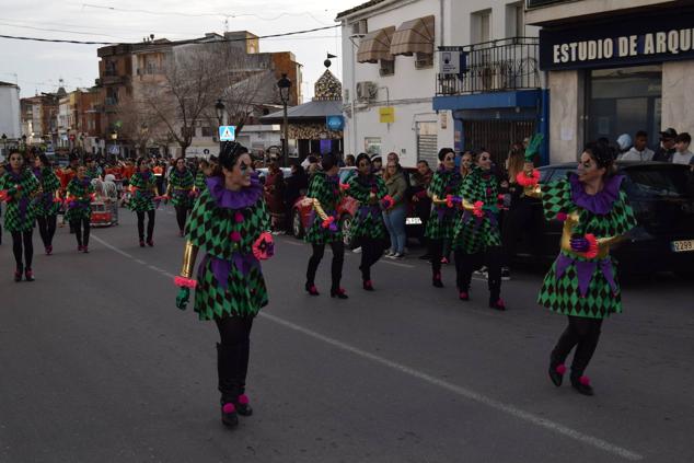 Fotos: Desfile de carrozas y comparsas Talayuela 2023