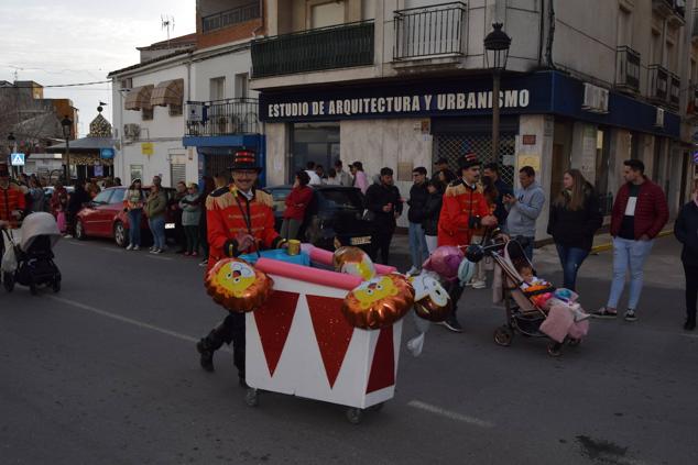Fotos: Desfile de carrozas y comparsas Talayuela 2023