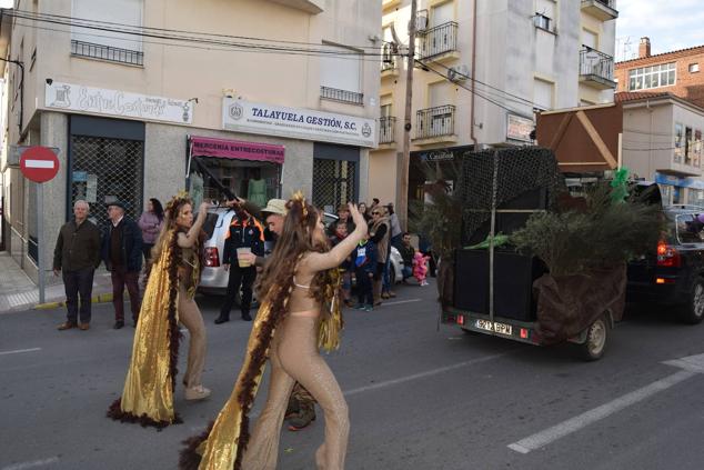 Fotos: Desfile de carrozas y comparsas Talayuela 2023