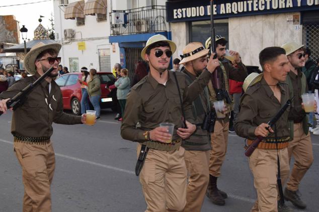 Fotos: Desfile de carrozas y comparsas Talayuela 2023