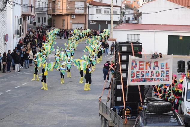 Fotos: Desfile de carrozas y comparsas Talayuela 2023