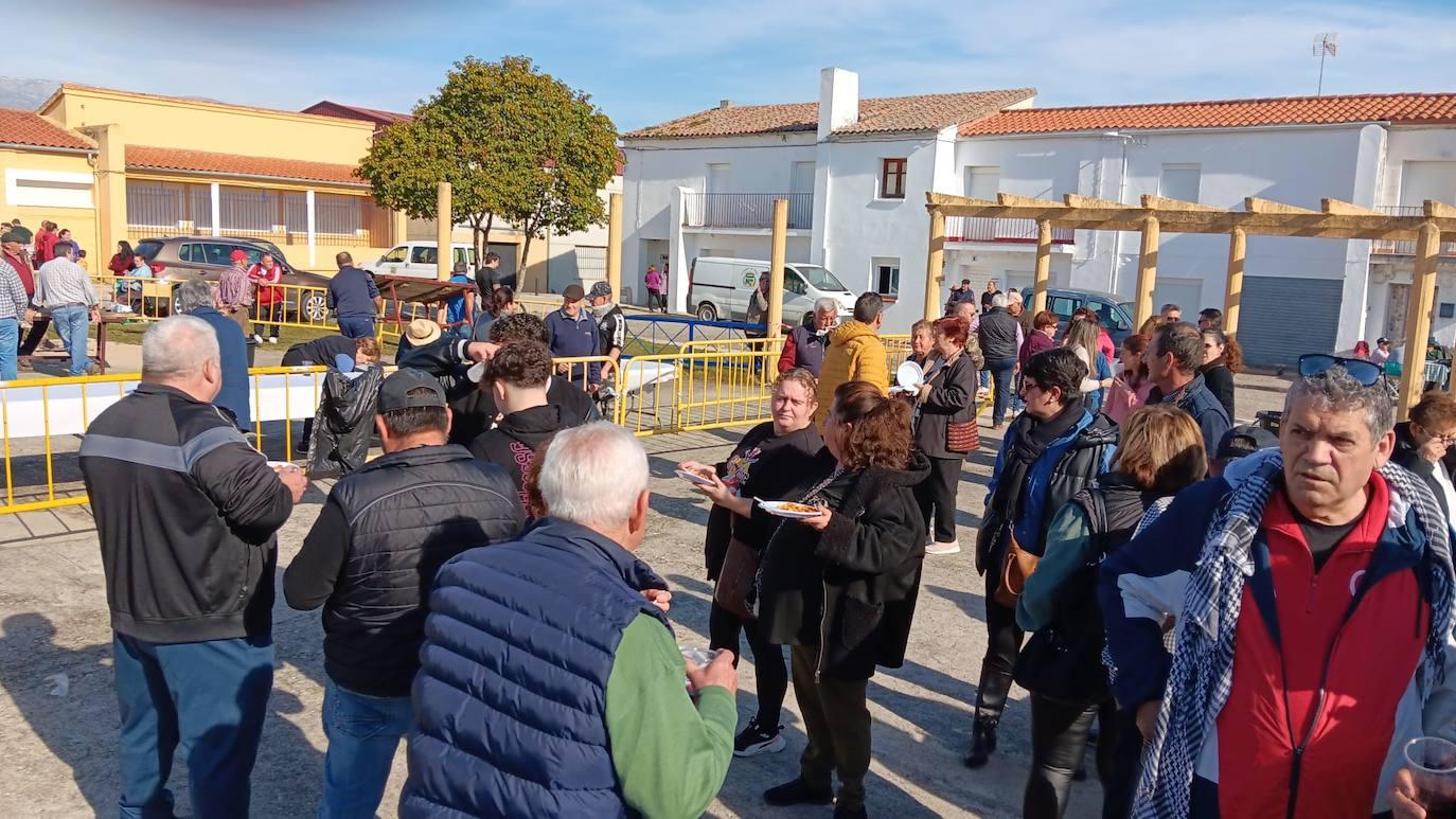 Barquilla de Pinares celebra su tradicional matanza anual