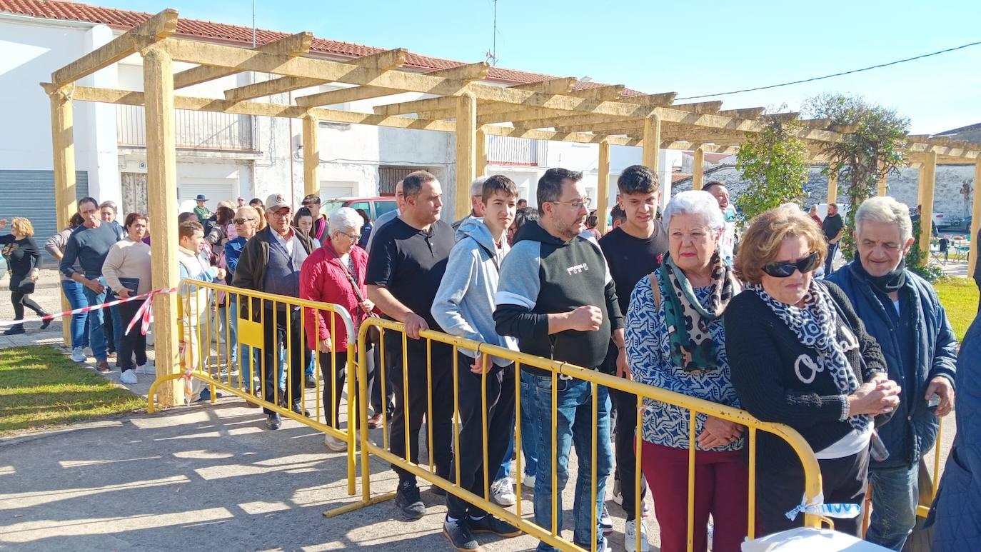 Barquilla de Pinares celebra su tradicional matanza anual