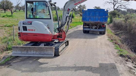 Se corta el camino de la Higuera Loca por tareas de bacheado y mantenimiento