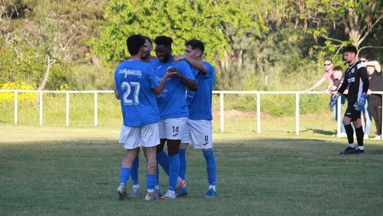 Un gran CP Talayuela golea al campeón Chinato, 4-0, pero se queda sin play-off