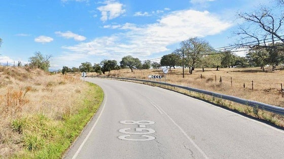 Herido grave un hombre tras el choque de dos coches cerca de Talayuela