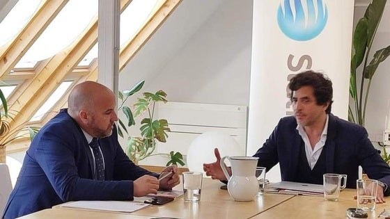 El alcalde se reúne en Madrid con la empresa Starkraft y varias asociaciones