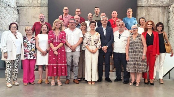 La ministra de Vivienda recibe a las asociaciones vecinales