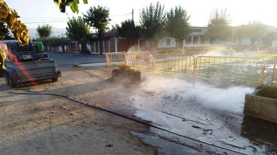 El Plan de Limpieza con agua a presión se extiende a Santa María de las Lomas