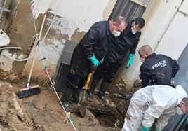 Han realizado labores de limpieza y barrido de barro y aguas