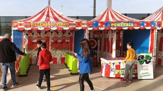 La Asociación de Vecinos de Talayuela y la Confederación de asociaciones vecinales organiza una mini feria
