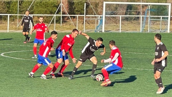 Lawde Talayuela soporta la presión en la cabeza de la tabla de la liga de veteranos