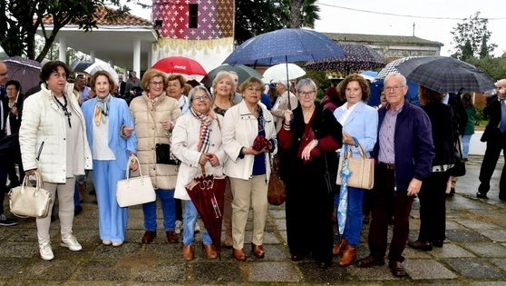 Una convivencia de vecinos marca la Semana Santa en Santa María de las Lomas