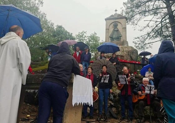 Barquilla hizo frente a la lluvia para rendir homenaje a su Virgen de Guadalupe