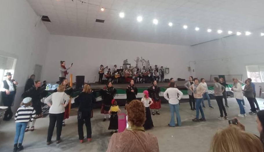 La romería de Barquilla se impone a la lluvia