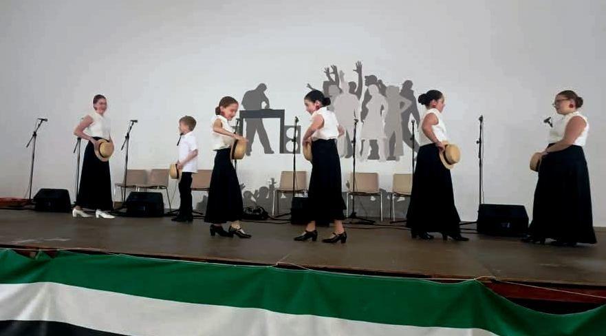 La romería de Barquilla se impone a la lluvia