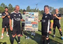 Los homenajeados reciben el aplauso de sus compañeros