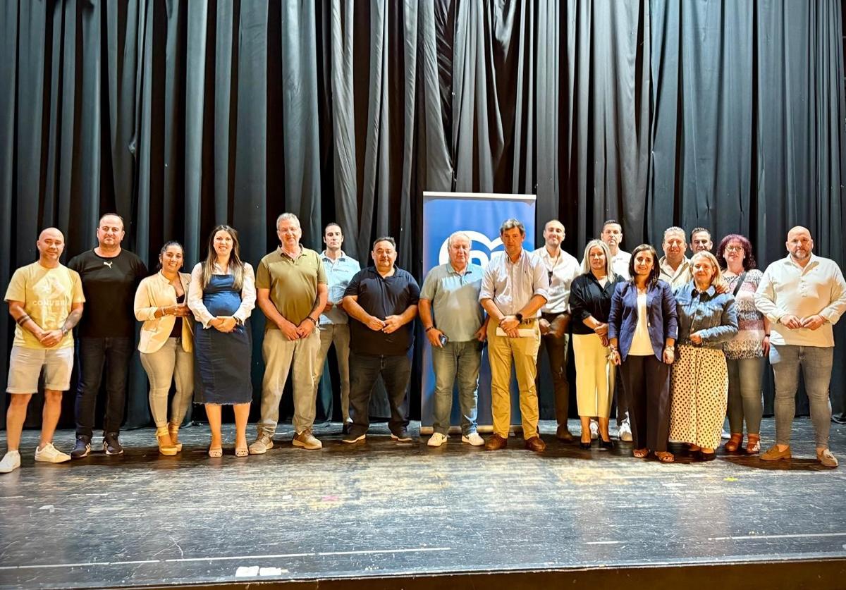 Los representantes populares reunidos en Talayuela