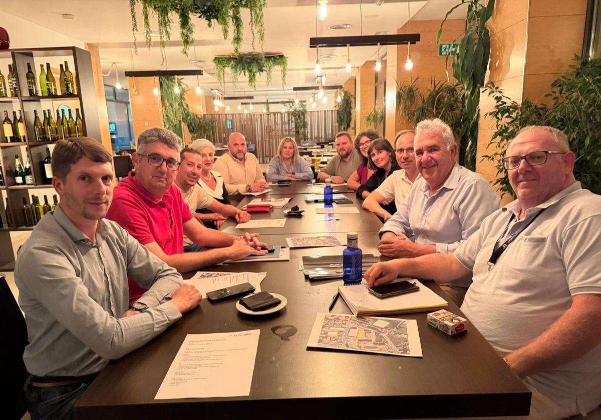 Reunión del comité organizador de la futura feria