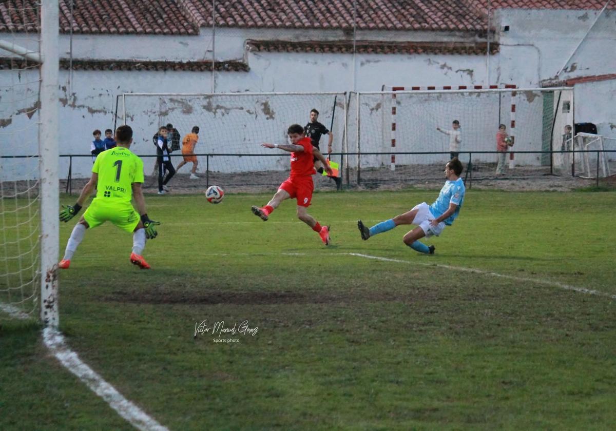 El CP Talayuela sigue sin sacar puntos fuera al caer en Trujillo, 2-1