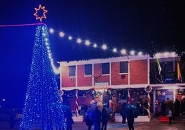 El encendido de luces da la bienvenida a las fechas navideñas