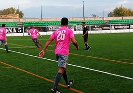 Talayuela Veteranos despide el 2025 a un punto del líder de la liga comarcal, Halcón