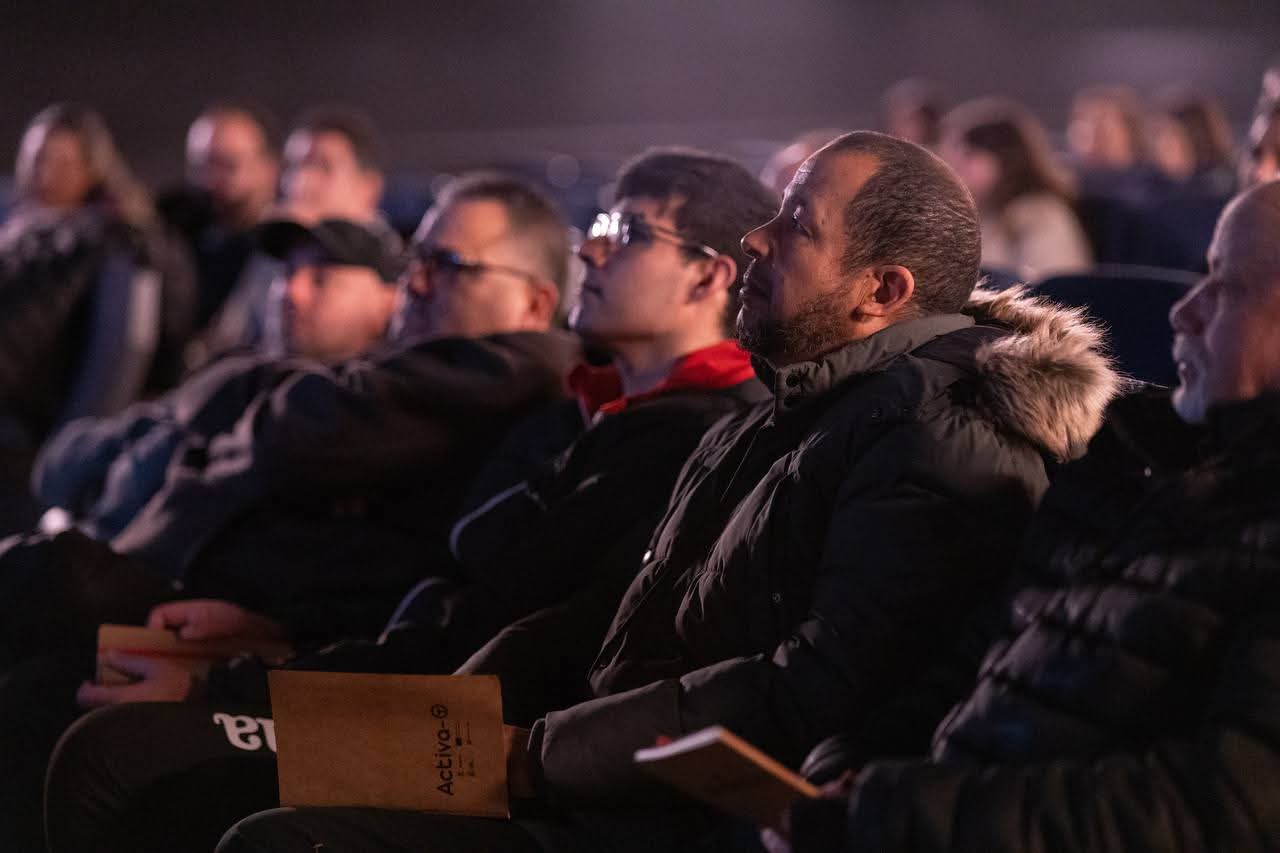 Asistentes al encuentro celebrado en la casa de la cultura