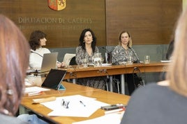 Esther Gutiérrez junto a Carmen Hernán.