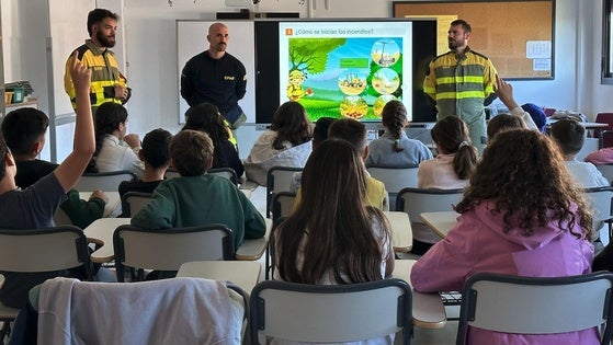 El INFOEX visita el colegio Juan Güell para concienciar sobre la protección del entorno