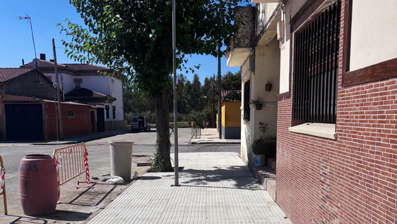 Santa María de las Lomas renueva sus aceras mejorando la accesibilidad